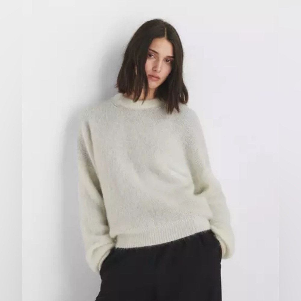Off White Wool Super Soft Scoop Neck Sweater size S